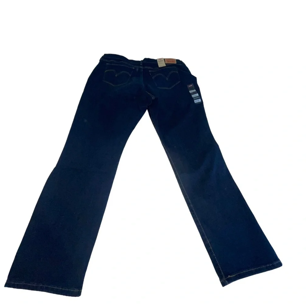 NWT Levi’s Classic Straight Mid Rise sculpt jeans Size 18Med W 34 X L 30. - Picture 2 of 8